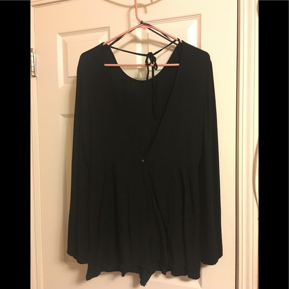 Sexy black romper shorts long sleeves - Picture 2 of 2
